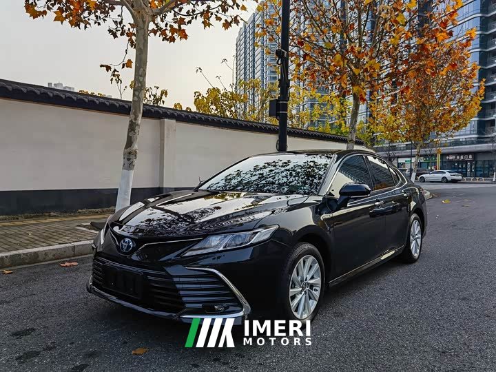 Toyota Camry Dual Engine 2.5HGVP Leading Edition - автомобиль из Китая