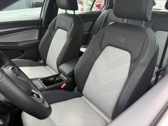 Volkswagen Golf 300TSI R-Line - фото 10