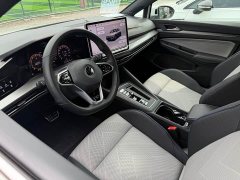 Volkswagen Golf 300TSI R-Line - фото 9