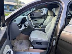 Bentley Bentayga 4.0T V8 EWB Azure - фото 5