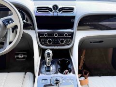 Bentley Bentayga 4.0T V8 EWB Azure - фото 9