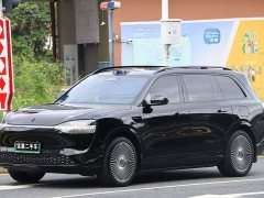 AITO Wenjie M9 extended range Ultra version 52kWh 6-seater version (192-line lidar) - фото 1