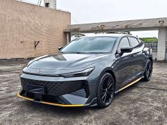 Changan UNI-V 1.5T Premium Version - фото 1