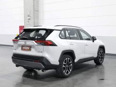 Toyota RAV4 2.0L CVT2WDPremium Edition - фото 2