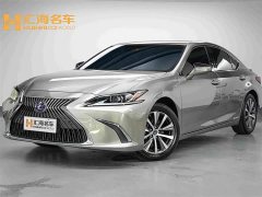 Lexus ES 300h Edition - фото 1