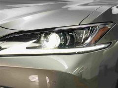 Lexus ES 300h Edition - фото 12