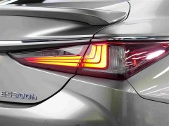 Lexus ES 300h Edition - фото 13