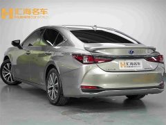 Lexus ES 300h Edition - фото 4