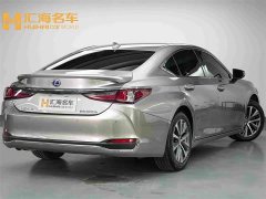 Lexus ES 300h Edition - фото 6