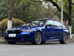 BMW M5 - фото 1