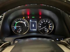 Lexus LM 300h Edition - фото 4