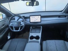 BYD Qin PLUS DM-i 210KM aggressive - фото 7