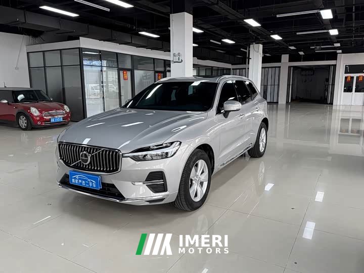 Volvo XC60 2022 B5 AWD Luxury Edition - автомобиль из Китая