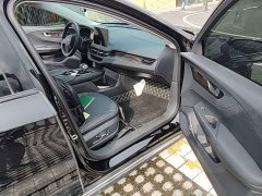 Hongqi E-QM5 Edition - фото 9