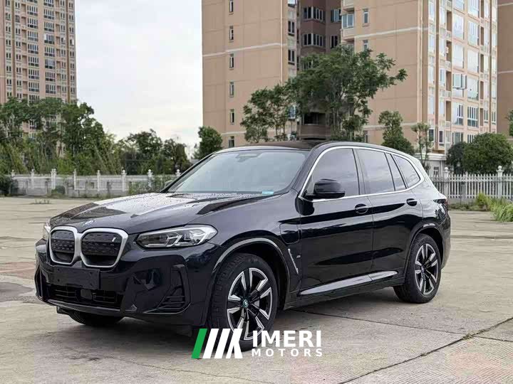 BMW iX3 Version - автомобиль из Китая