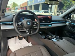 BMW i5 eDrive 35L M - фото 16