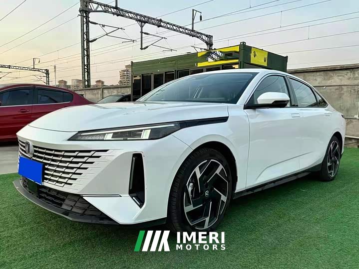 Changan NE 1.5T GDI DCTFlagship Version - автомобиль из Китая