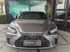 Lexus ES 300h Edition - фото 2