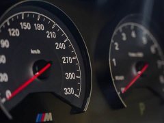 BMW M4 GTS - фото 20