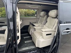 Lexus LM 500h Edition - фото 11