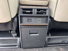 Lexus LM 500h Edition - фото 13
