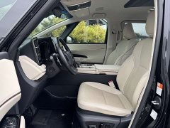 Lexus LM 500h Edition - фото 7