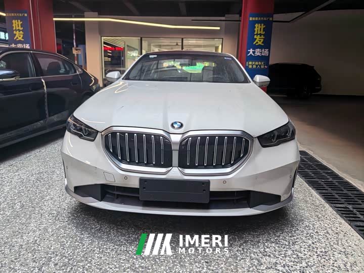BMW 5 530Li Version Luxury - автомобиль из Китая