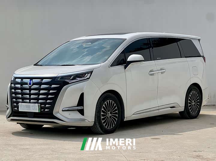 Denza D9 DM-i 1050 Deluxe Version - автомобиль из Китая
