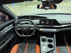 Changan UNI-V 1.5T Premium Version - фото 14