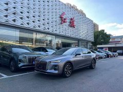 Hongqi H5 PHEV 170 Edition - фото 1