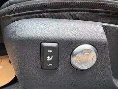 Hongqi E-QM5 Edition - фото 12