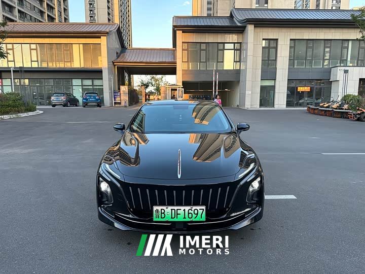 Hongqi E-QM5 450km Edition