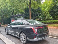 Hongqi E-QM5 431km Edition - фото 10