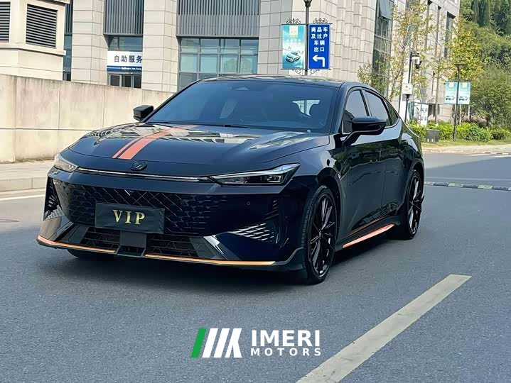 Changan UNI-V 1.5T Premium Version - автомобиль из Китая