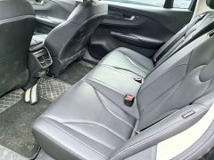 Hongqi E-QM5 Edition - фото 5