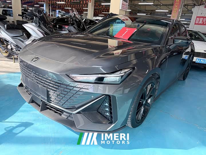Changan UNI-V 1.5T Version - автомобиль из Китая