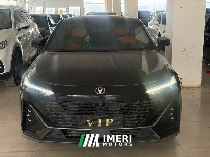 Changan UNI-V 1.5T Premium Version - автомобиль из Китая