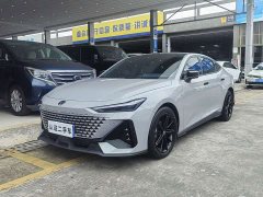 Changan UNI-V 1.5T Premium Version - фото 1