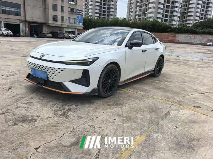 Changan UNI-V 1.5T Premium Version - автомобиль из Китая