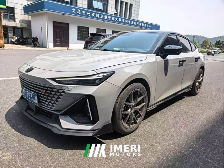 Changan UNI-V 1.5T Premium Version - автомобиль из Китая