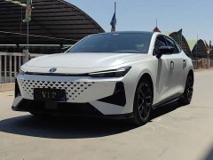 Changan UNI-V 1.5T Premium Version - фото 1