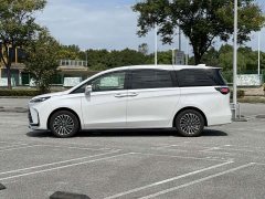 Buick GL8 Deluxe Edition - фото 4