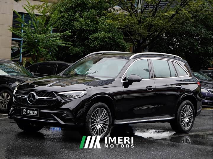 Mercedes-Benz GLC 300 L 4MATIC Version 5