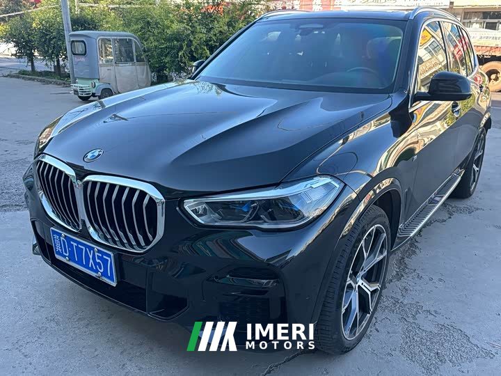 BMW X5 xDrive40i Deluxe Version M - автомобиль из Китая