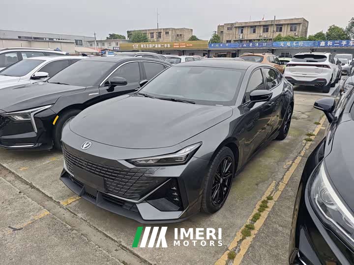 Changan UNI-V 1.5T Premium Version - автомобиль из Китая