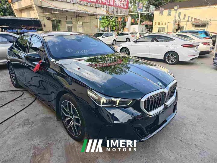 BMW 5 530i Version M - автомобиль из Китая