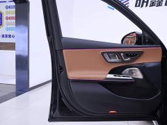 Mercedes-Benz E 300 L Luxury Version - фото 18