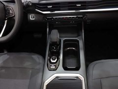 Lynk & Co Haoyue L 1.5TD DCT Xingfu 5-Seater - фото 15