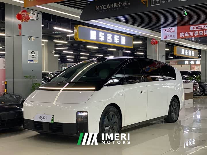 Li Auto MEGA Ultra