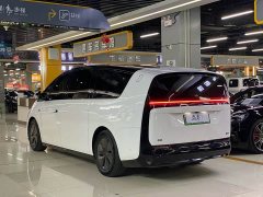 Li Auto MEGA Ultra - фото 18